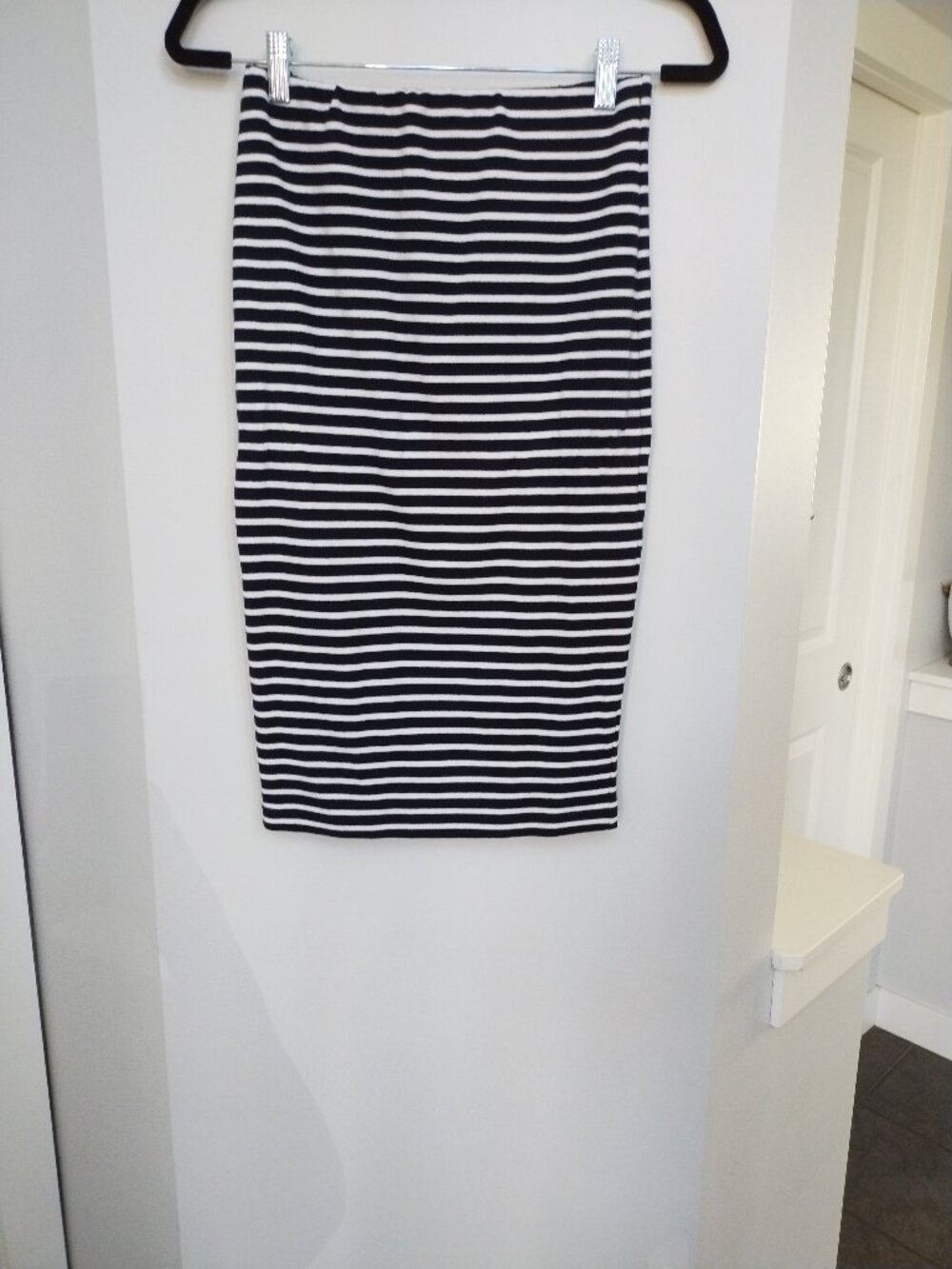 Catherine midi navy/white striped skirt